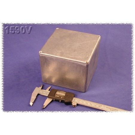 Hammond 1590V