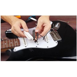 Gavitt 22awg ''solid core'' BROWN, cloth covered wire (1 mt.)